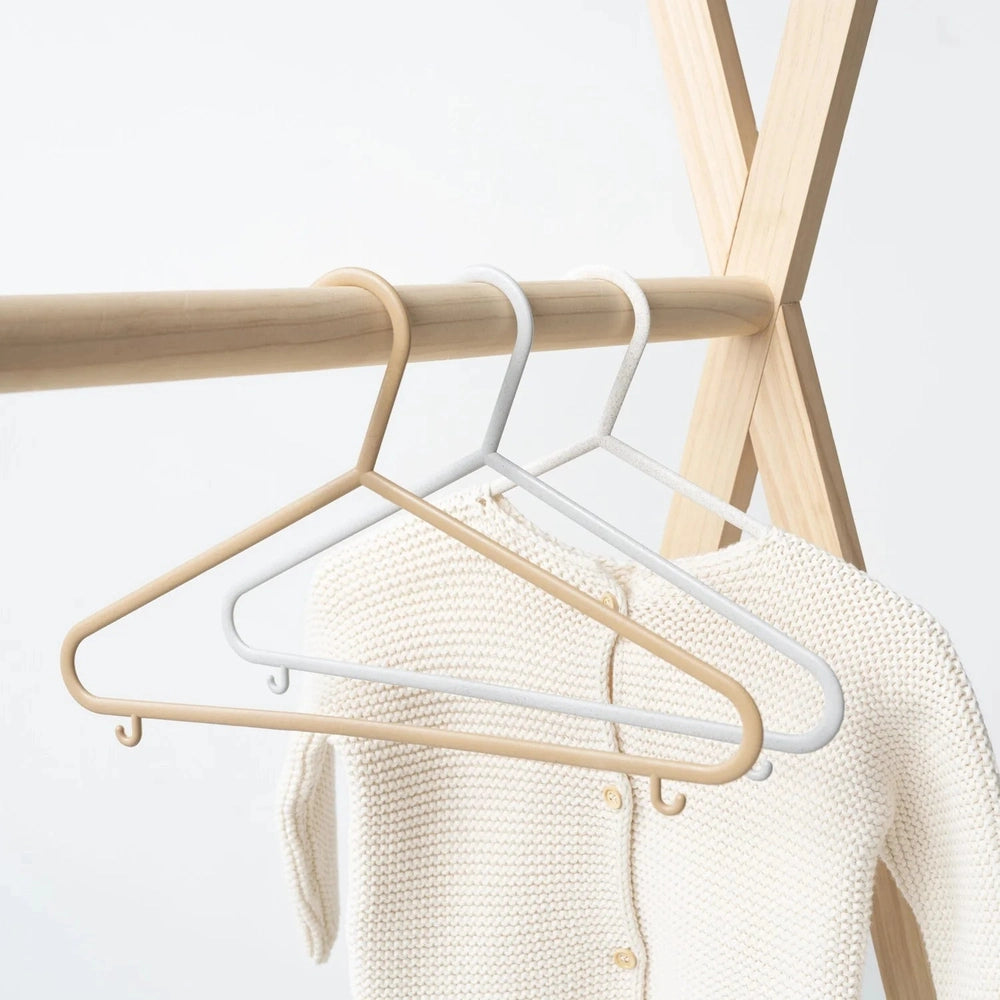 3 Sprouts Baby Wheat Straw Hangers Assorted 2pk