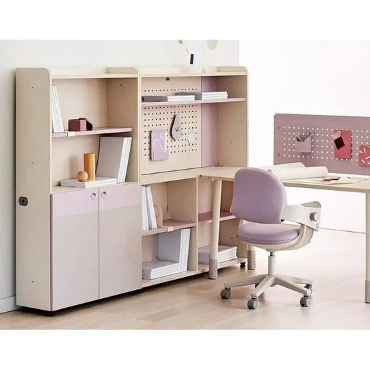 ILOOM Linki Plus 5-Story Bookshelf 800W desk system in light wood with lavender chair, showing organized shelves and workspace.