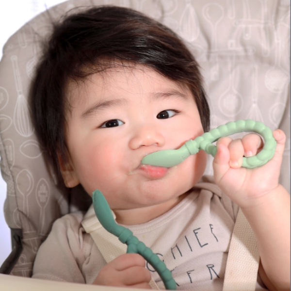 Itzy Ritzy Sweetie spoon and fork set, green silicone, two utensils