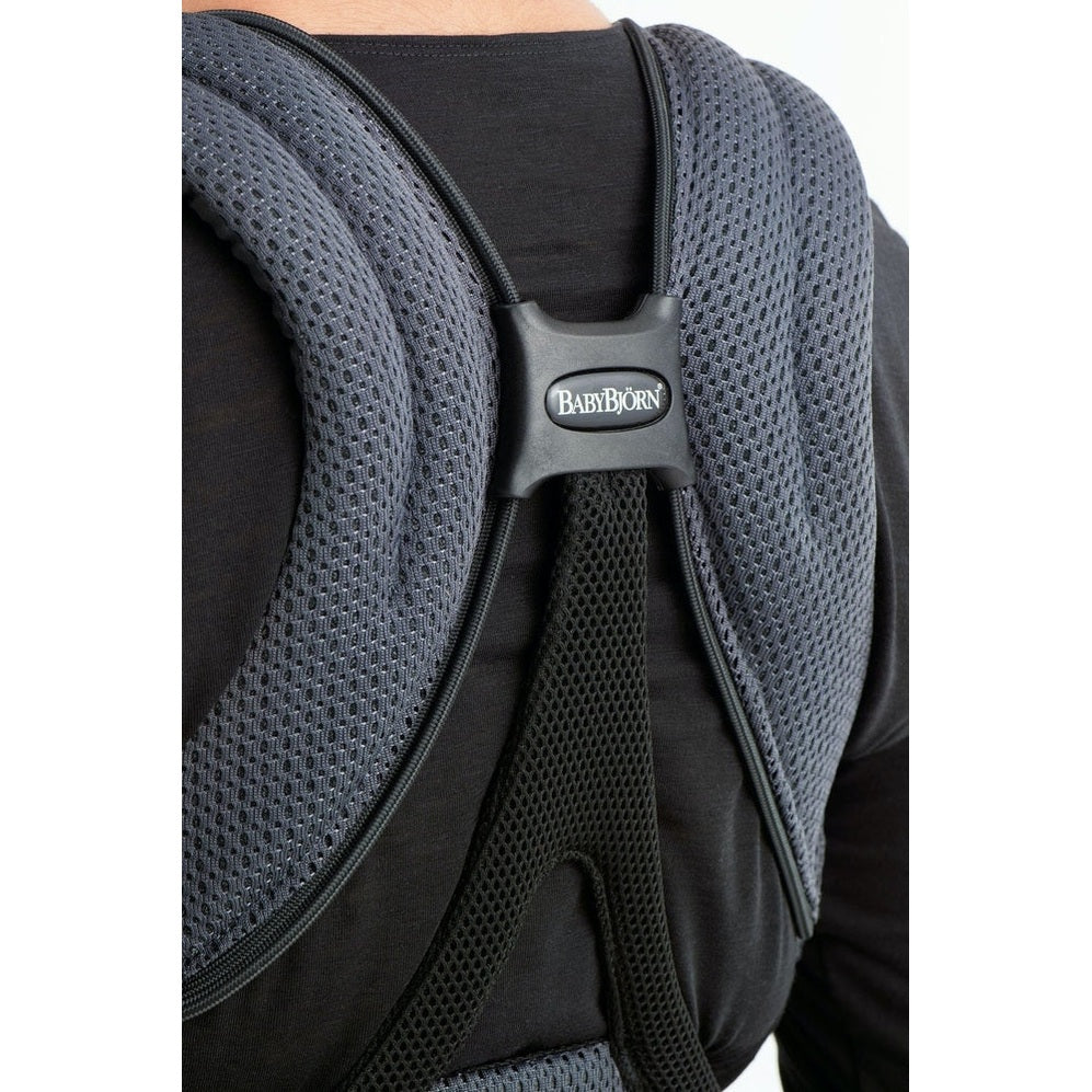 BabyBjörn Baby Carrier Free