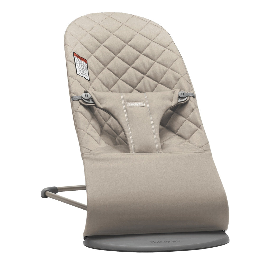 BABY BJÖRN Bouncer Bliss beige fabric with quilted back, harness, and curved base ready for soothing rocking.