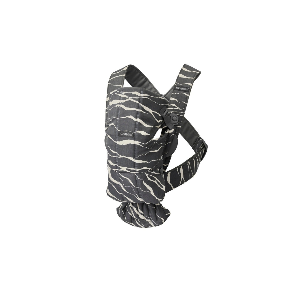 BabyBjörn Bouncer Bliss Black Mesh Bundle with Baby Carrier Mini Landscape Holiday Bundle