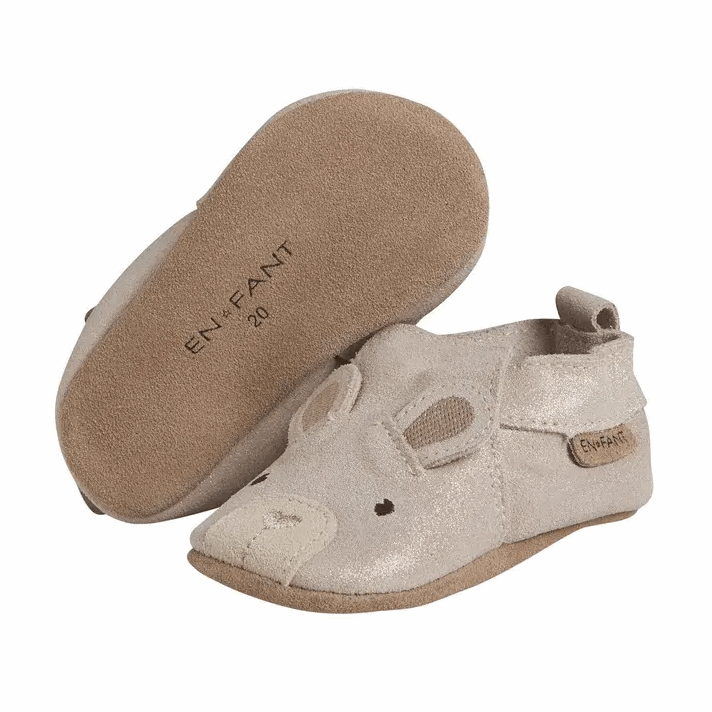 En Fant suede baby slippers in rose dust with Velcro strap and soft sole