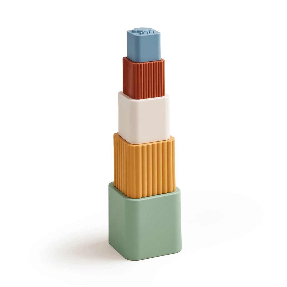 Itzy Ritzy Itzy Sprinkle Bath Nesting Cups, 5-piece pastel stack with ribbed textures.