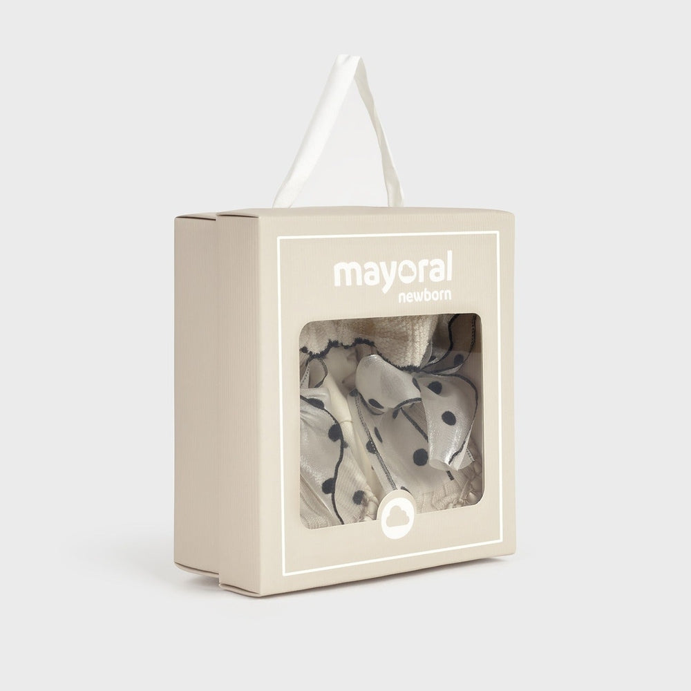 Mayoral newborn cream bow shoes for babies; beige gift box with window showing soft cream footwear.