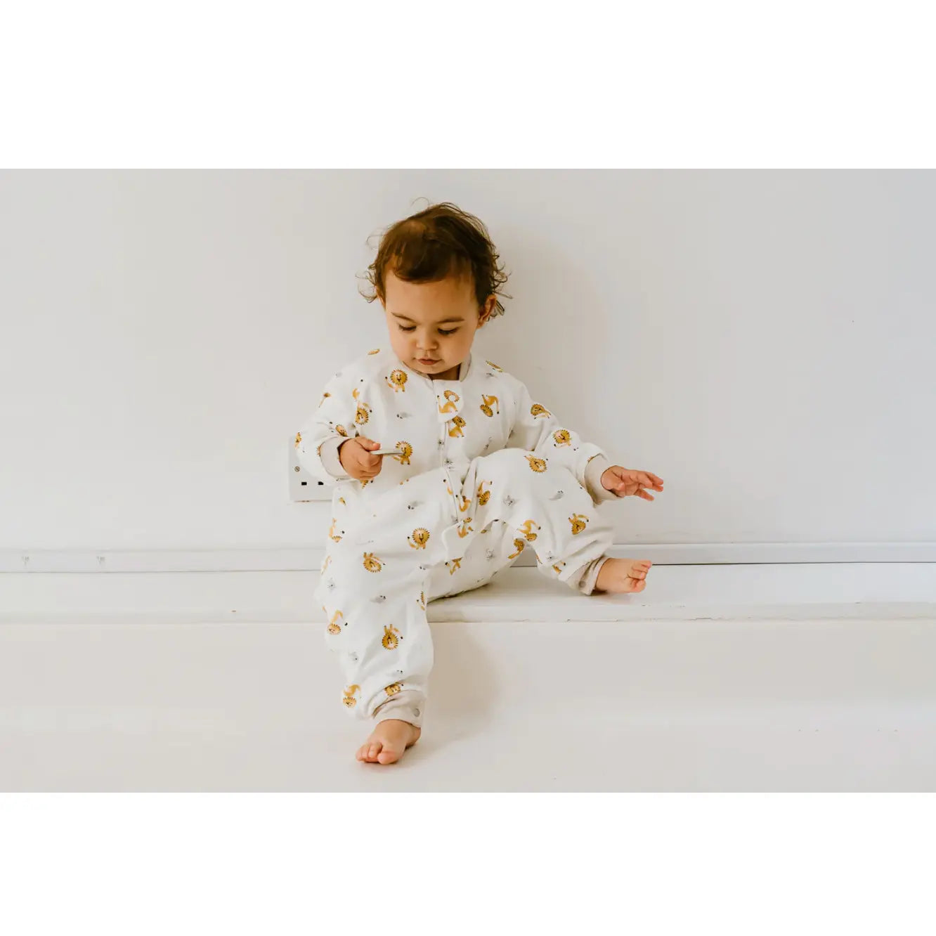 NEST DESIGNS AVOCADO BAMBOO LONG SLEEVE FOOTED SLEEP BAG 1.0 TOG THE LION & THE MOUSE - baby enRoute