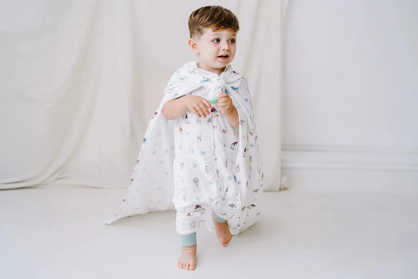 NEST DESIGNS RAGLAN BAMBOO PIMA SHORT SLEEVE FOOTED SLEEP BAG 0.6 TOG - OH GNOME - baby enRoute