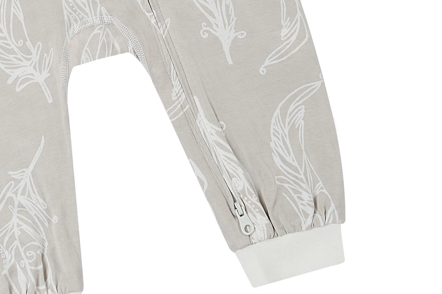 NEST DESIGNS ZIP LONG SLEEVE FOOTLESS SLEEPER AVOCADO BAMBOO-FEATHER GREY - baby enRoute