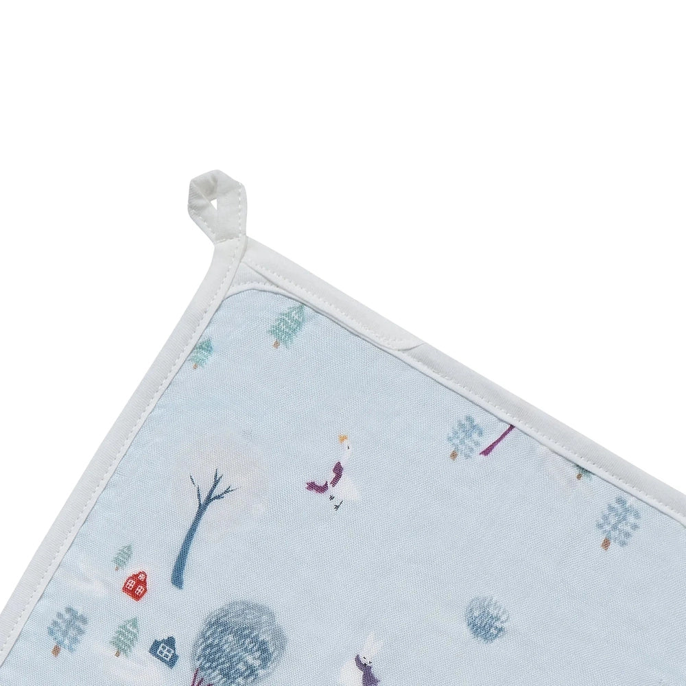 Nest Designs Bamboo Muslin Small Nesting Blanket 120x120cm spread flat with corner loop tab.