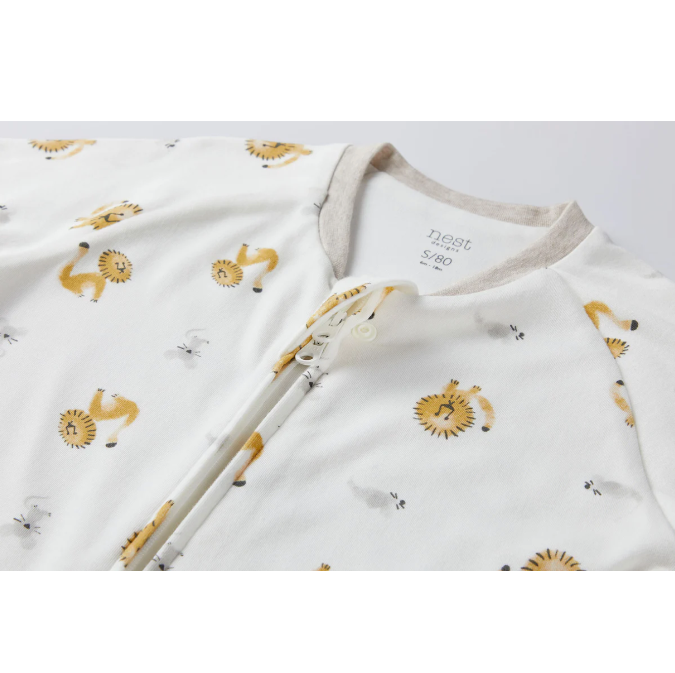 NEST DESIGNS AVOCADO BAMBOO LONG SLEEVE FOOTED SLEEP BAG 1.0 TOG THE LION & THE MOUSE - baby enRoute