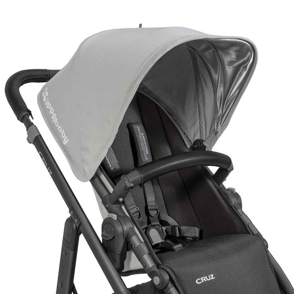UPPABABY Leather Bumper Bar Cover Black attached to the stroller's front bumper bar for a sleek, secure grip.