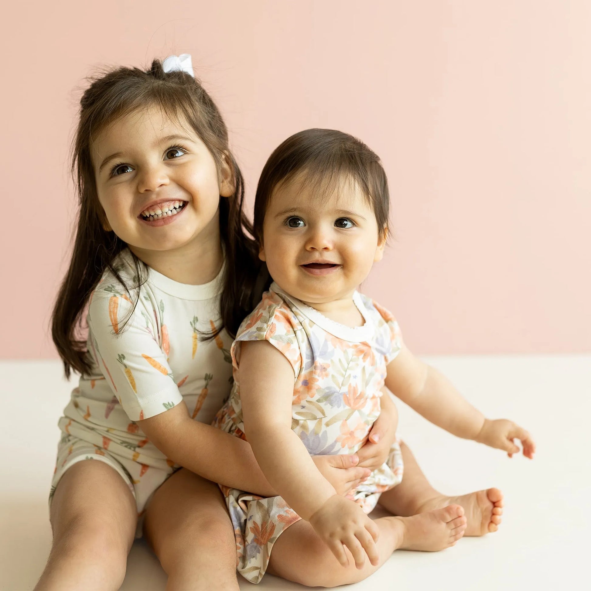 COCCOLI KID MODAL SHORT SLEEVE PYJAMA CARROTS ON CREAM
