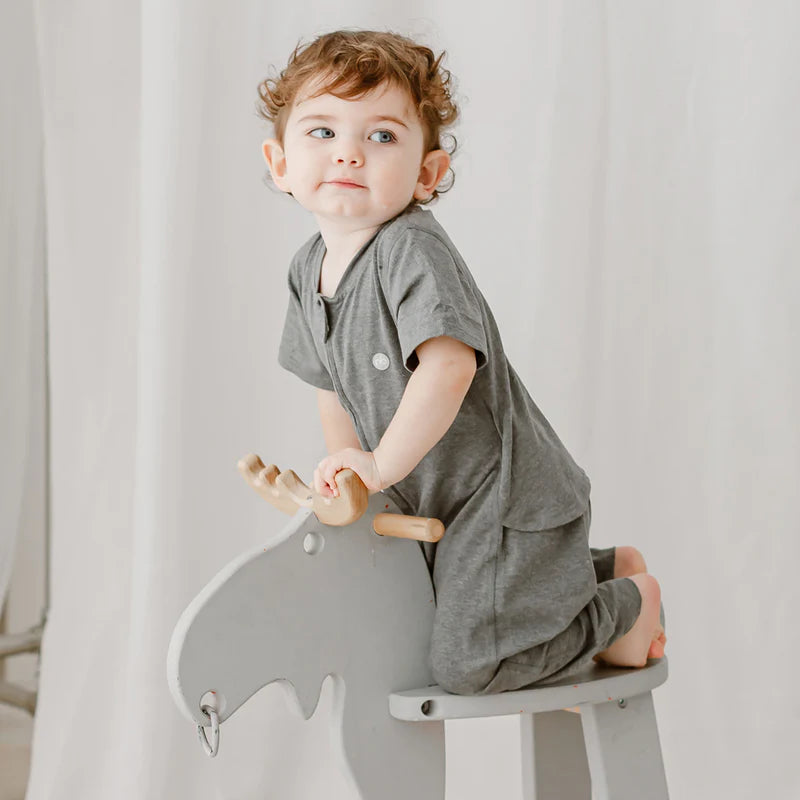 NEST DESIGNS BASICS BAMBOO COTTON SHORT SLEEVE DROP BOTTOM ROMPER CHARCOAL