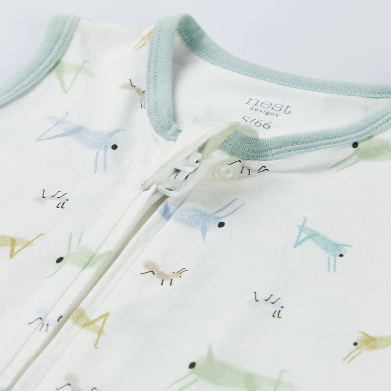 NEST DESIGNS BAMBOO JERSEY SWADDLE SLEEP BAG 0.25 TOG THE ANT & THE GRASSHOPPER 0-6M