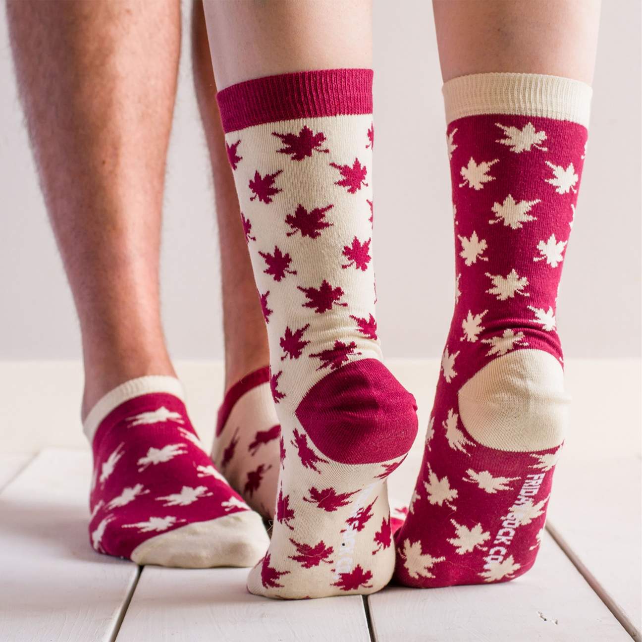FRIDAY SOCK CO. WOMEN'S MAPLE LEAF SOCKS - baby enRoute