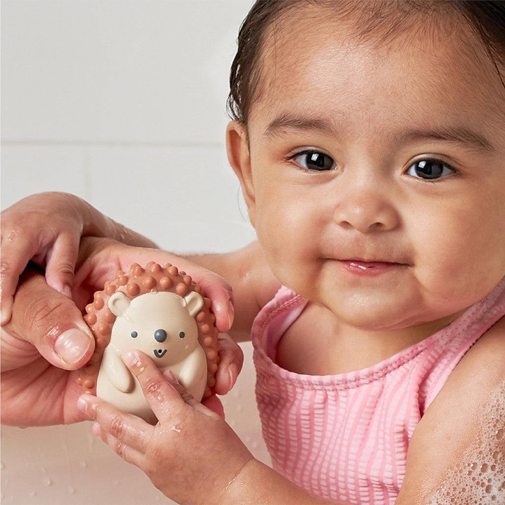 Itzy Ritzy Itzy Squirt soft bath toy, tan hedgehog with brown spikes