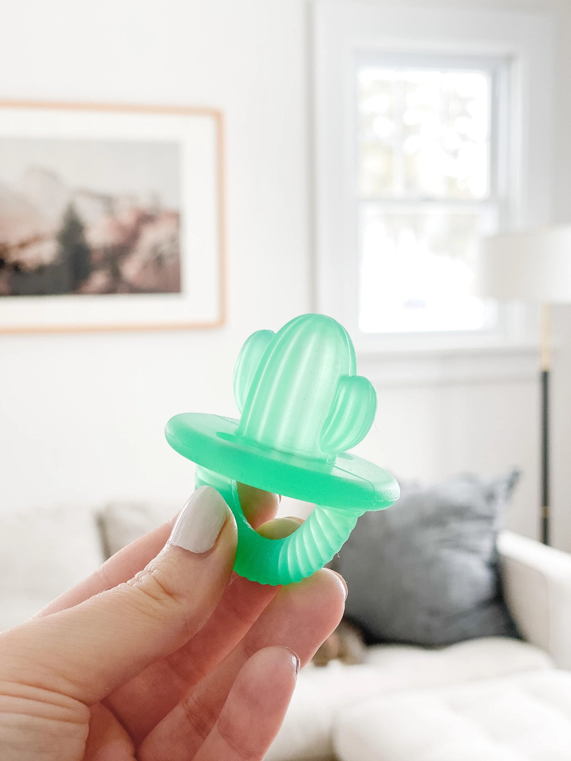 ITZY RITZY TEENSY TEETHER SOOTHING SILICONE TEETHER