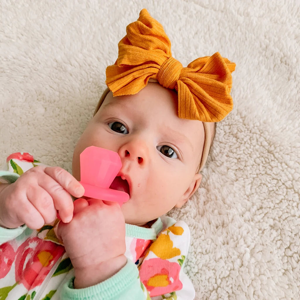 ITZY RITZY TEENSY TEETHER SOOTHING SILICONE TEETHER
