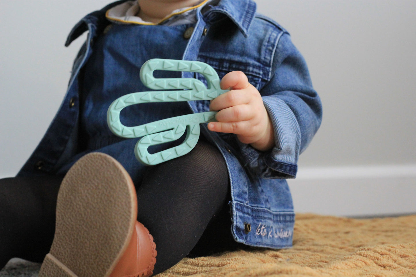 ITZY RITZY TEETHING MITT & TEETHER GIFT SET - baby enRoute