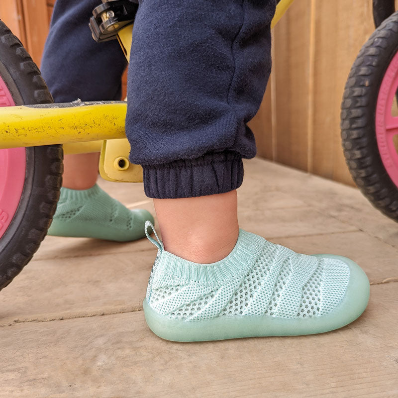 JAN & JUL JELLY JUMPER FLOW SHOES MINT