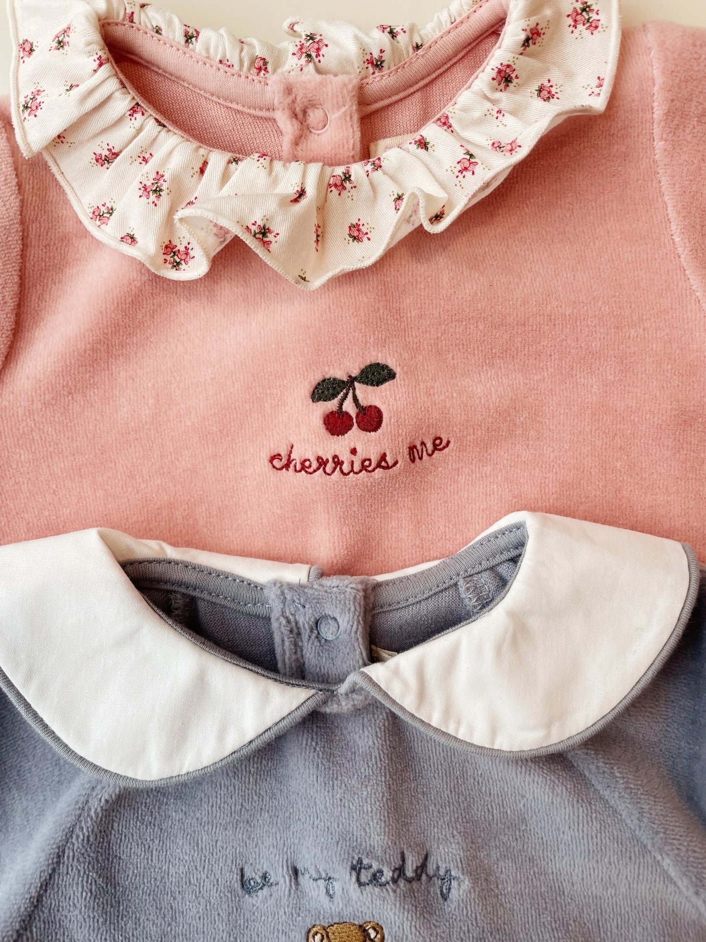 KONGES SLOJD MIFFA ONESIE GOTS TRADE WINDS - baby enRoute