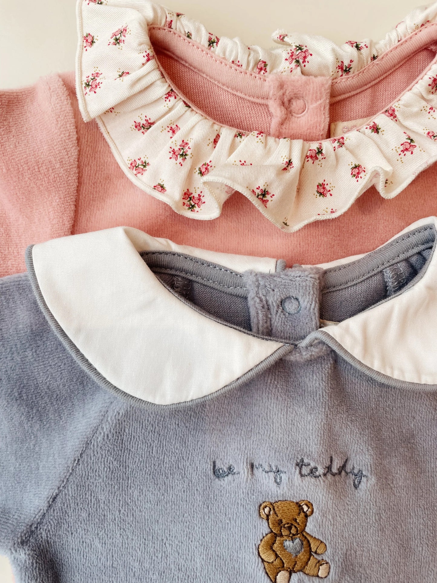 KONGES SLOJD MIFFA ONESIE GOTS TRADE WINDS - baby enRoute