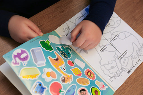 MARCUS & MARCUS HEALTHY EATING COLOURING BOOK WITH STICKER