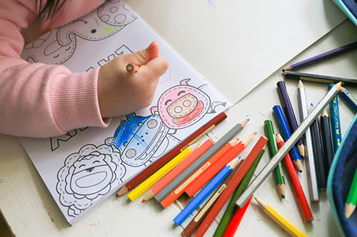MARCUS & MARCUS HEALTHY EATING COLOURING BOOK WITH STICKER