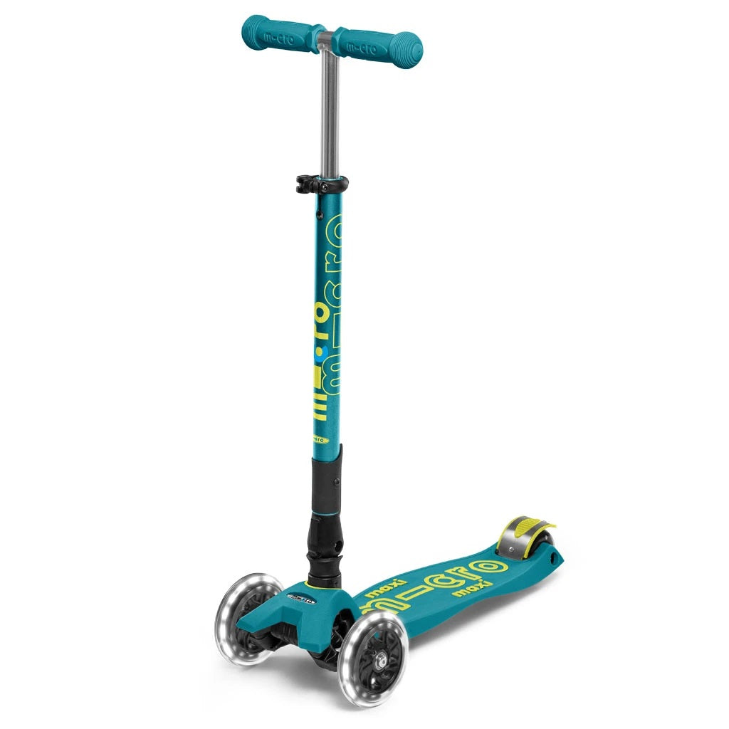 MICRO MAXI DELUXE FOLDABLE LED SCOOTER