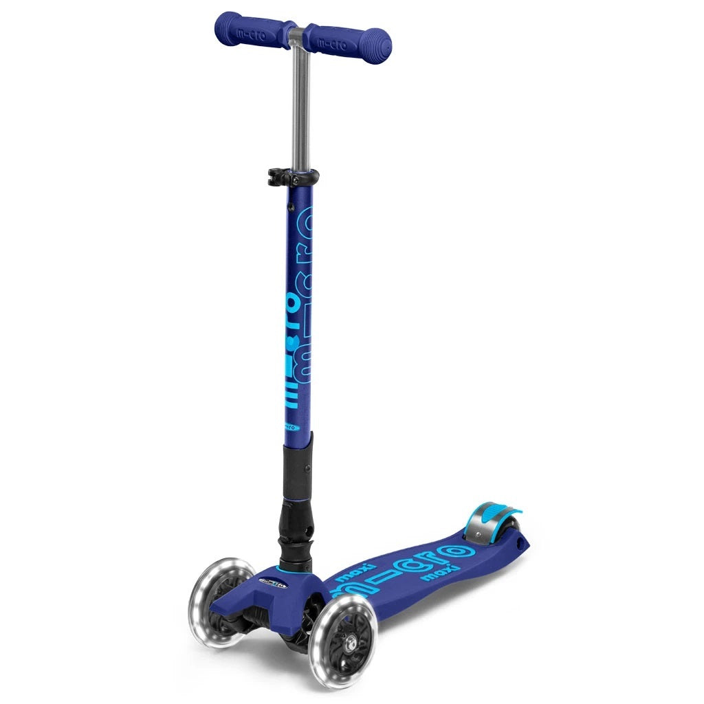 MICRO MAXI DELUXE FOLDABLE LED SCOOTER