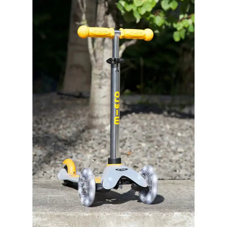 MICRO MINI DELUXE FLUX LED SCOOTER - baby enRoute
