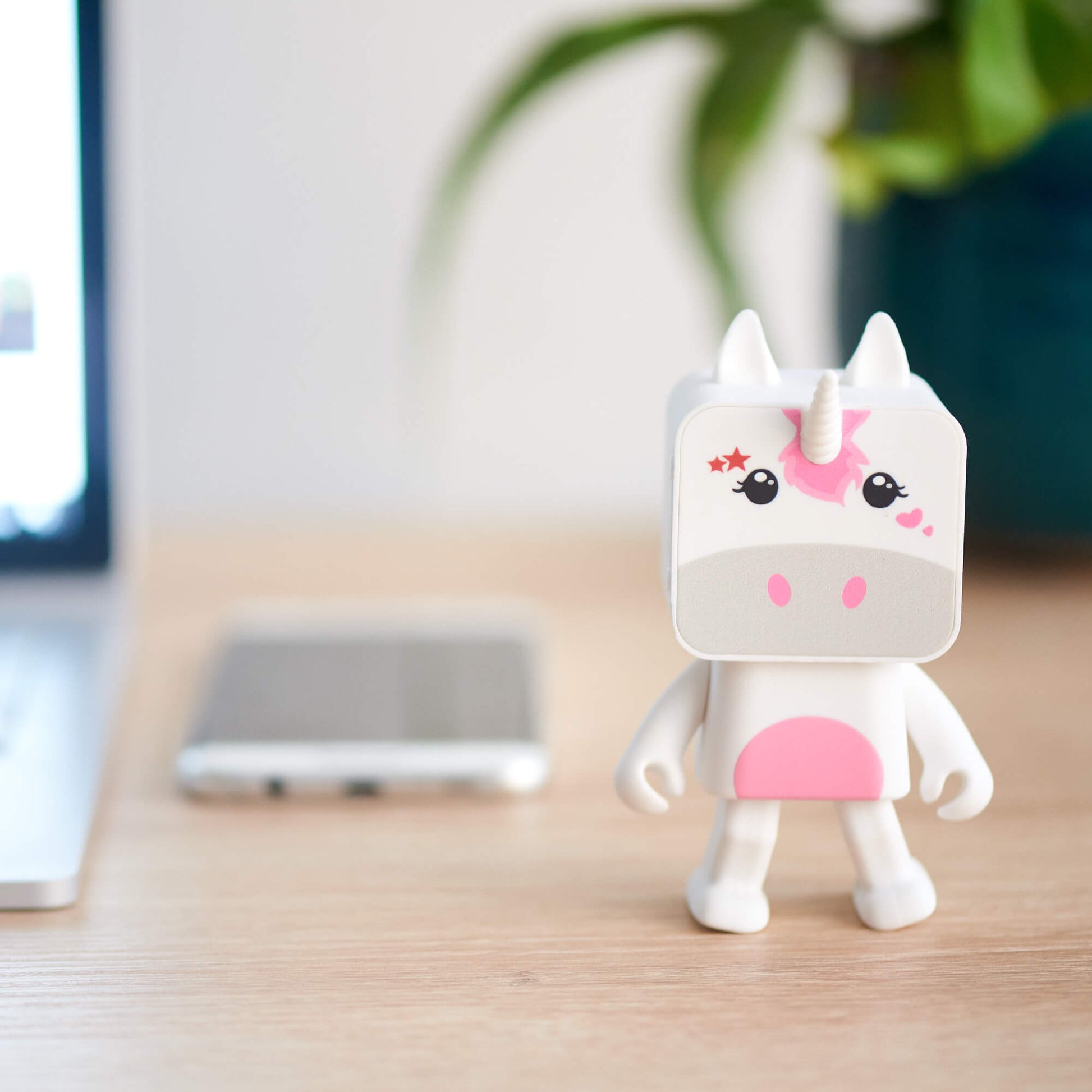 MOB DANCING ANIMALS BLUETOOTH SPEAKER-UNICORN