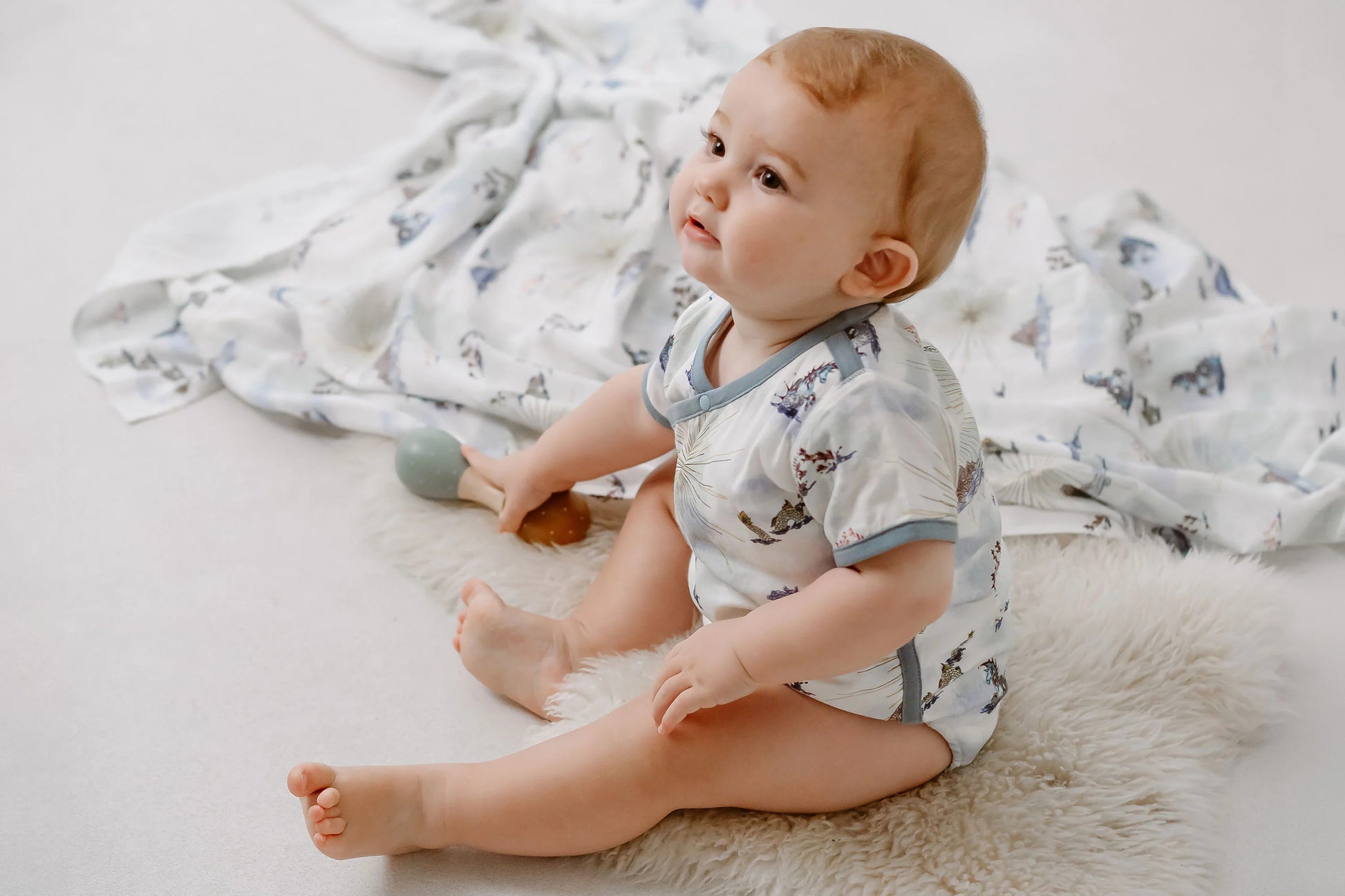 NEST DESIGNS BAMBOO SHORT SLEEVE KIMONO ONESIE - OCEAN WONDERS