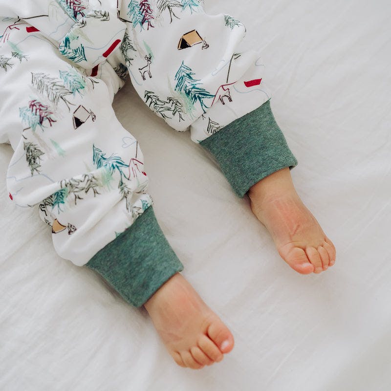 NEST DESIGNS AVOCADO BAMBOO LONG SLEEVE FOOTED SLEEP BAG 1.0 TOG-HAPPY TRAILS
