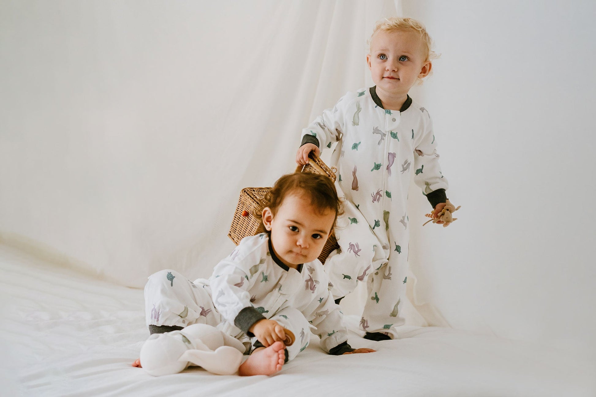 NEST DESIGNS AVOCADO BAMBOO LONG SLEEVE FOOTED SLEEP BAG 1.0 TOG -THE TORTOISE & THE HARE