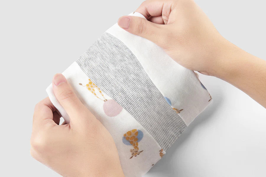 NEST DESIGNS BAMBOO LONG SLEEVE FOOTED SLEEP BAG 1.0 TOG - GIRAFFE SHAPES