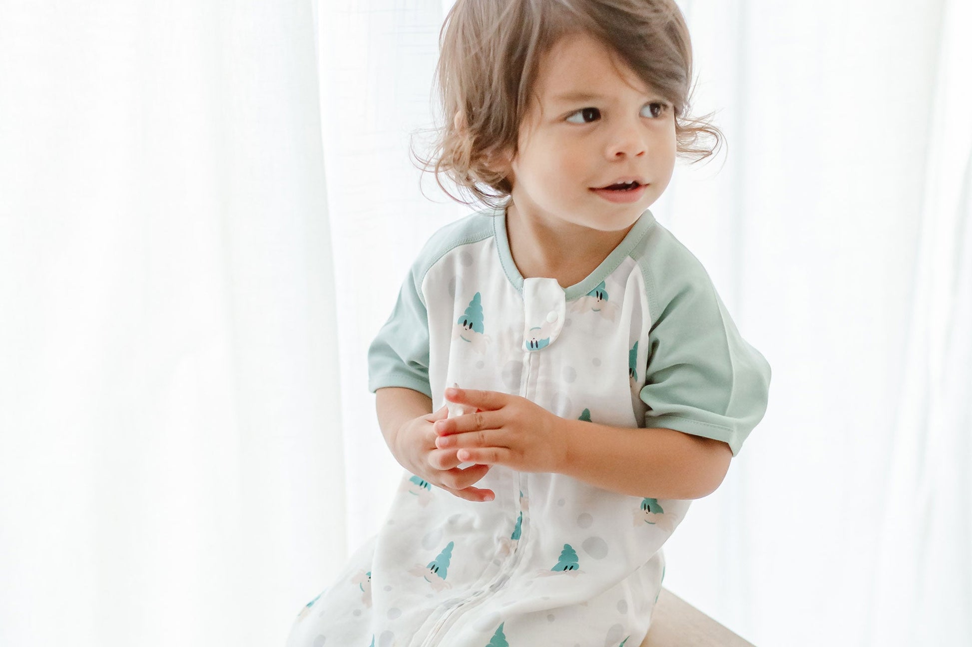 NEST DESIGNS RAGLAN BAMBOO PIMA SHORT SLEEVE SLEEP SUIT 0.6 TOG-THE HAPPY HERMIT