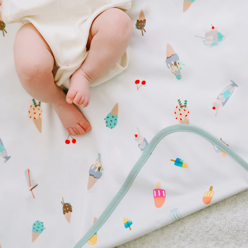 NEST DESIGNS COTTON WATERPROOF CHANGE PAD SMALL SWEET TREATS - baby enRoute