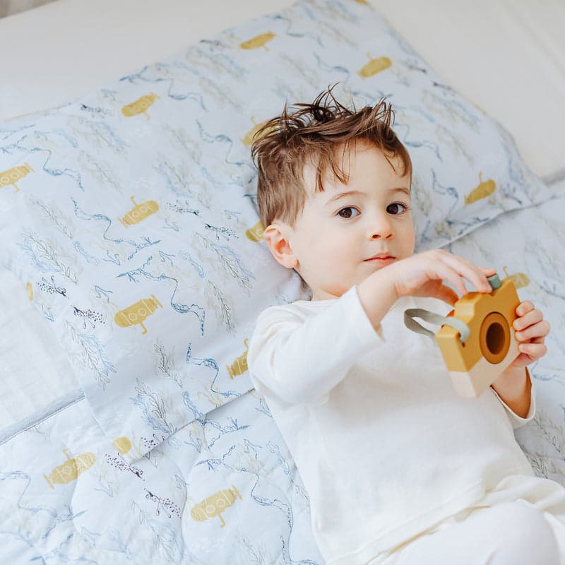 NEST DESIGNS BAMBOO TODDLER PILLOWCASE BLUB BLUB YELLOW SUB
