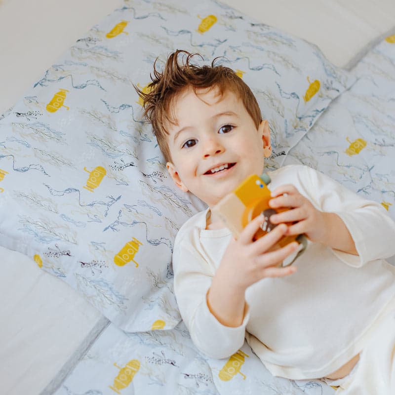 NEST DESIGNS BAMBOO TODDLER PILLOWCASE BLUB BLUB YELLOW SUB