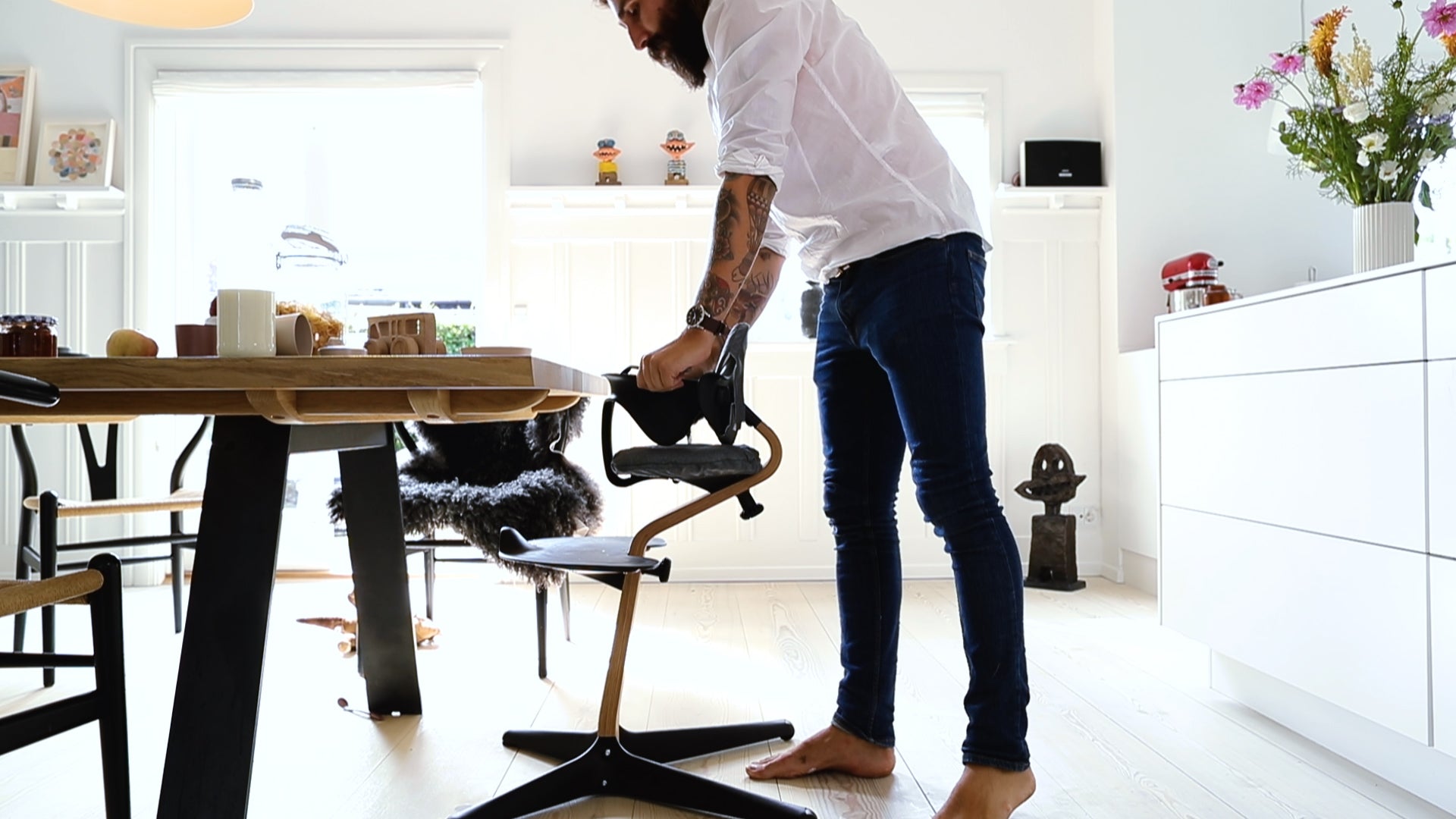 NOMI CHAIR WHITE OAK