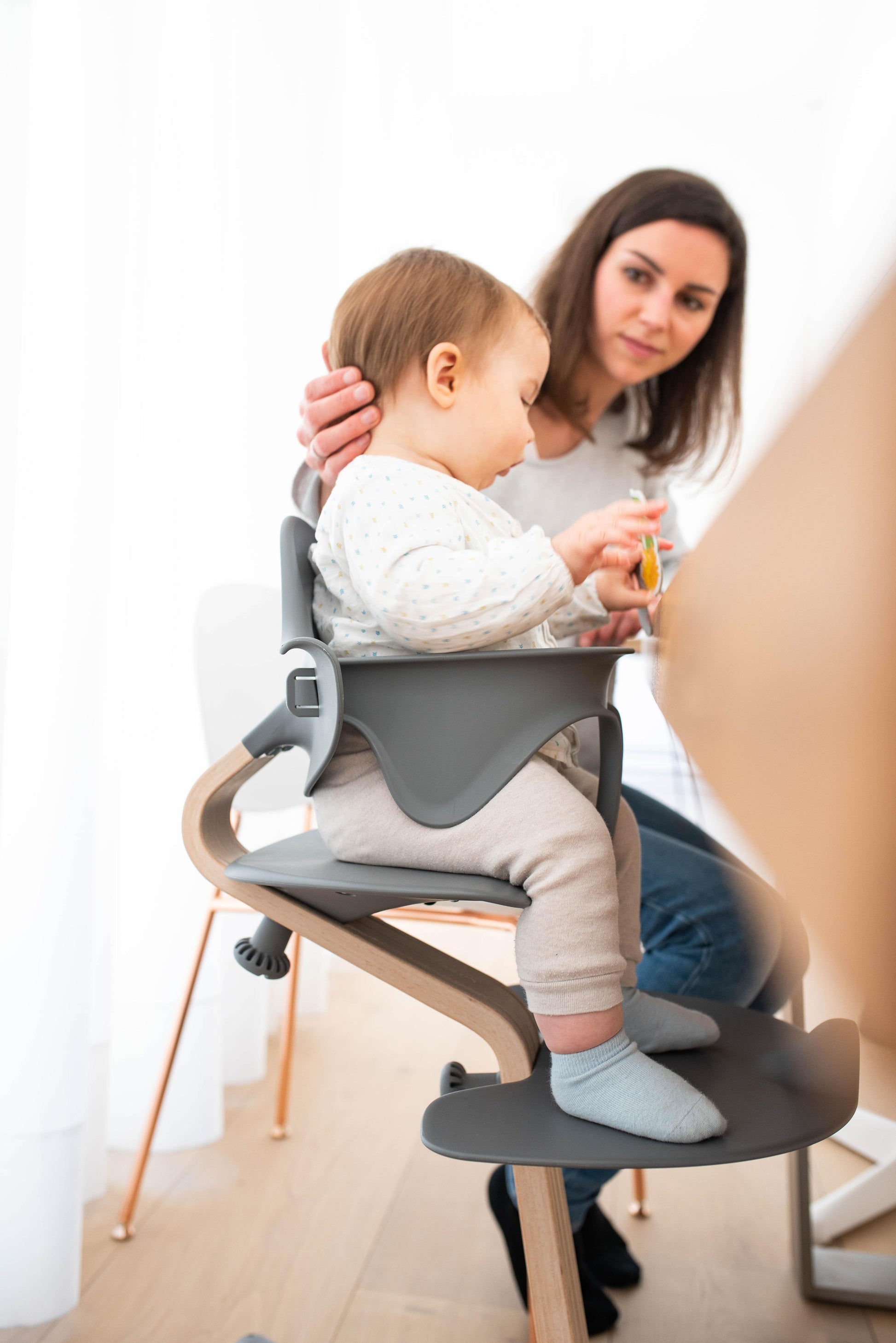 NOMI HIGHCHAIR WHITE OAK
