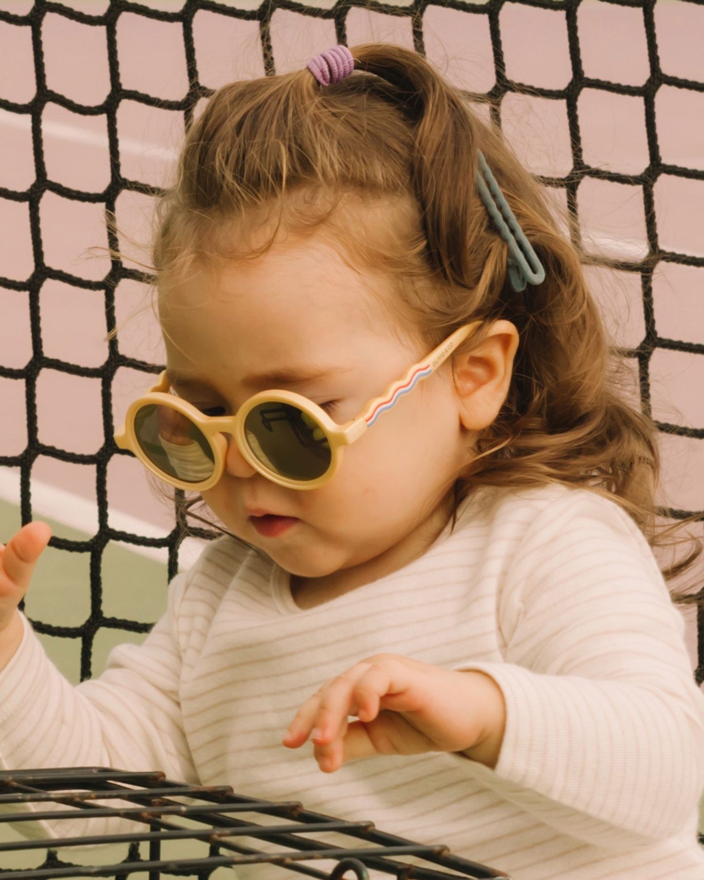 OLIVIO & CO ROUND CLASSIC SUNGLASSES MEDALLION GOLD - baby enRoute