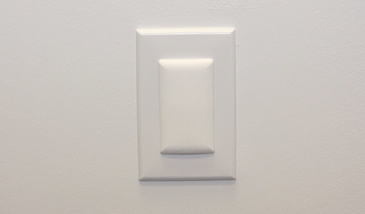 QDOS STAYPUT DOUBLE OUTLET PLUG - WHITE (6 PACK)