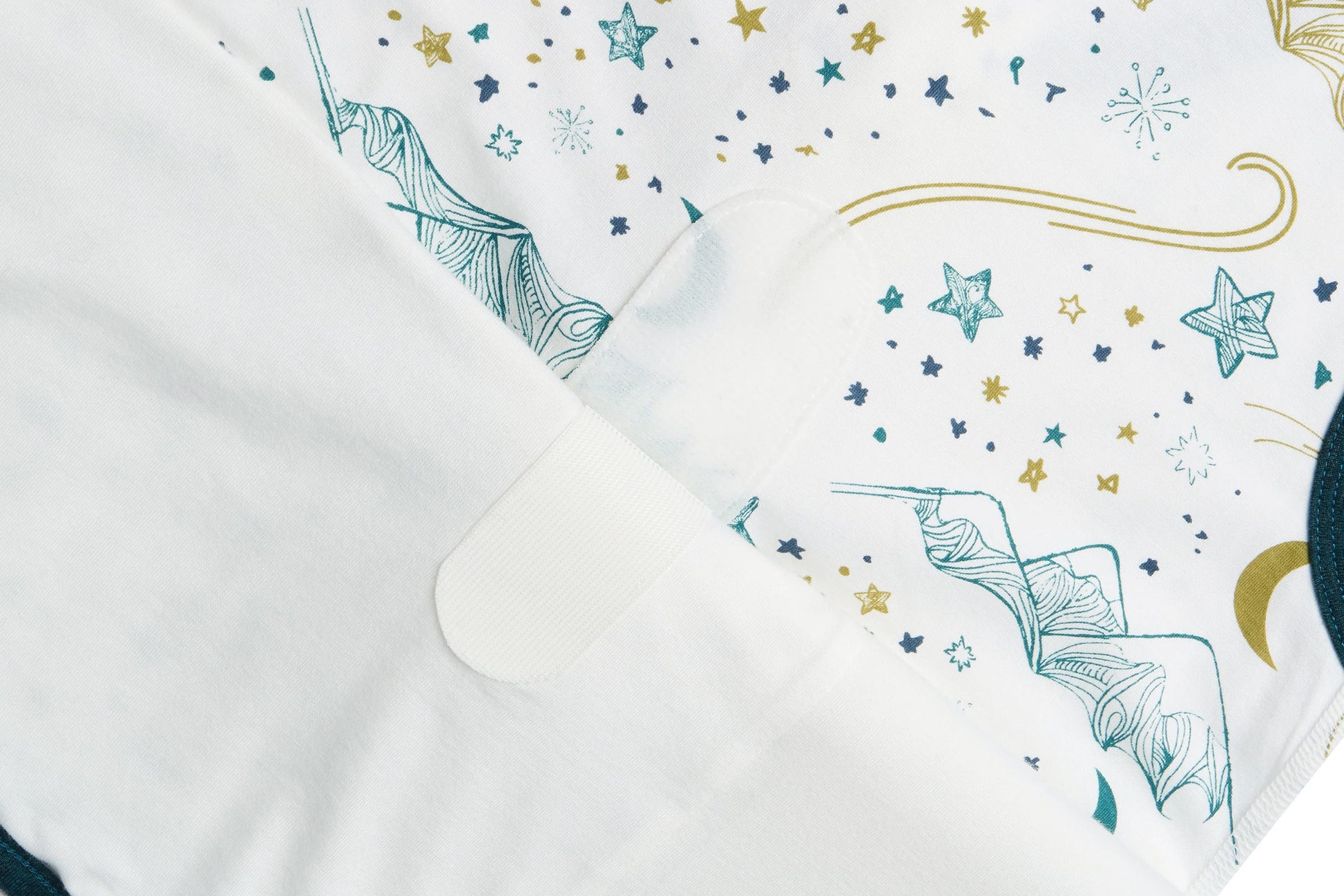 NEST DESIGNS BAMBOO JERSEY SWADDLE SLEEP BAG 0.25 TOG STARS WHITE 0-6M